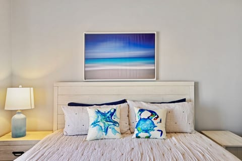 Modern Beachfront Condo on the Beach! Sleeps 6!
