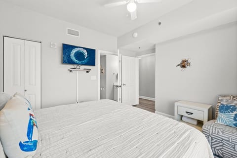 Modern Beachfront Condo on the Beach! Sleeps 6!