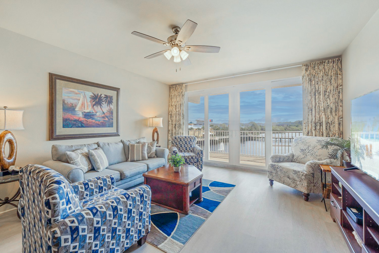 stunning-second-floor-condo!-sleeps-8!-steps-2-beach-and-restaurants!/