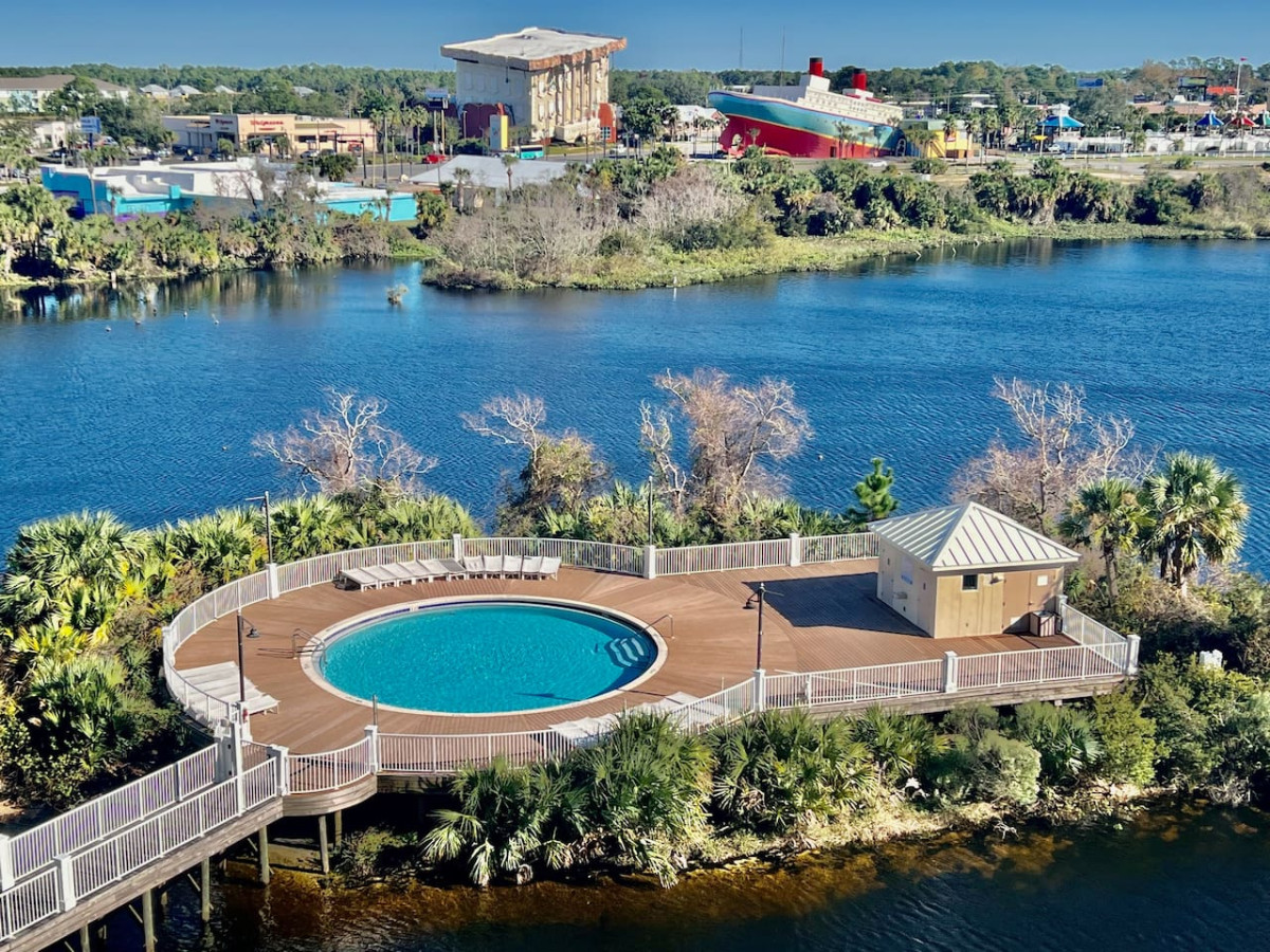 Spectacular 4BD 3BA Beach Condo! Free Beach Chairs! Sleeps 10! - Panama City Beach