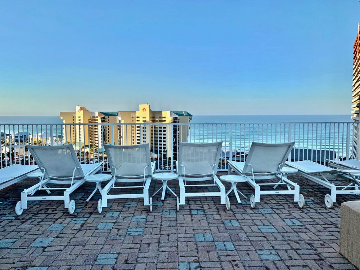 Spectacular 4BD 3BA Beach Condo! Free Beach Chairs! Sleeps 10! - Panama City Beach