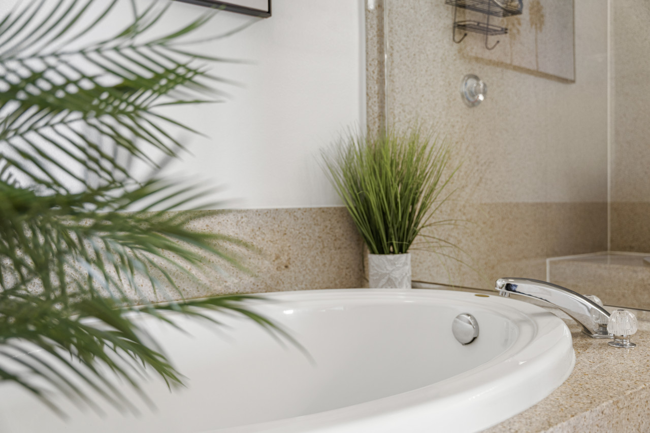 Spectacular 4BD 3BA Beach Condo! Free Beach Chairs! Sleeps 10! - Panama City Beach