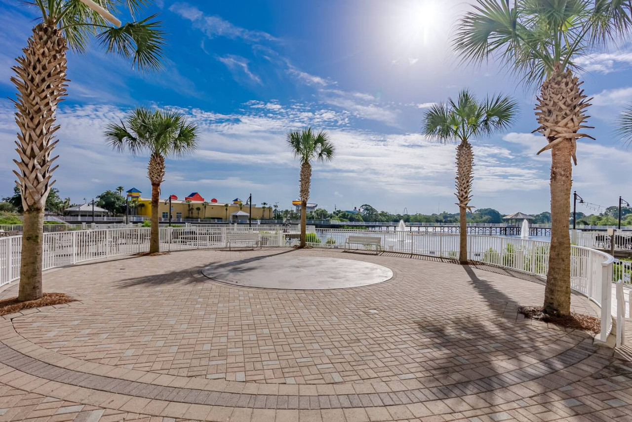 Spectacular 4BD 3BA Beach Condo! Free Beach Chairs! Sleeps 10! - Panama City Beach