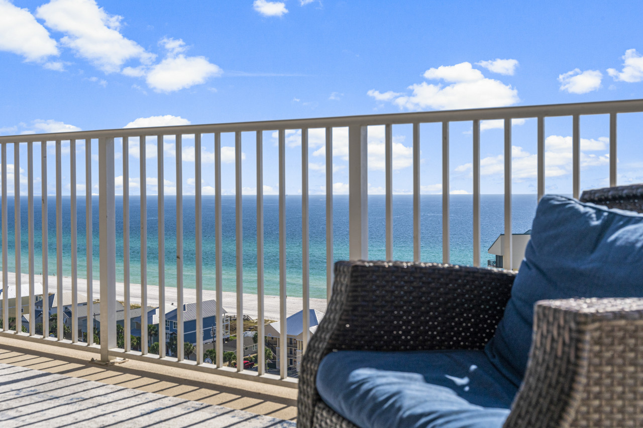 Spectacular 4BD 3BA Beach Condo! Free Beach Chairs! Sleeps 10! - Panama City Beach