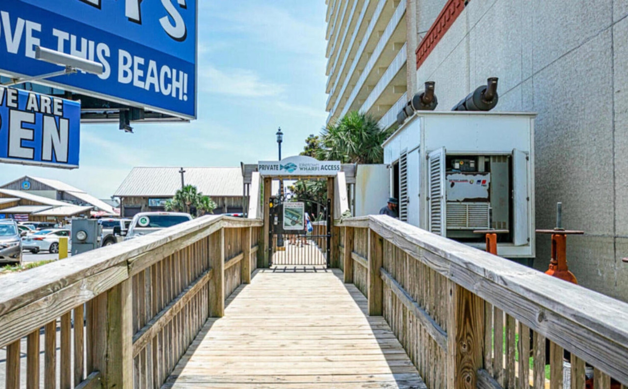 Spectacular 4BD 3BA Beach Condo! Free Beach Chairs! Sleeps 10! - Panama City Beach
