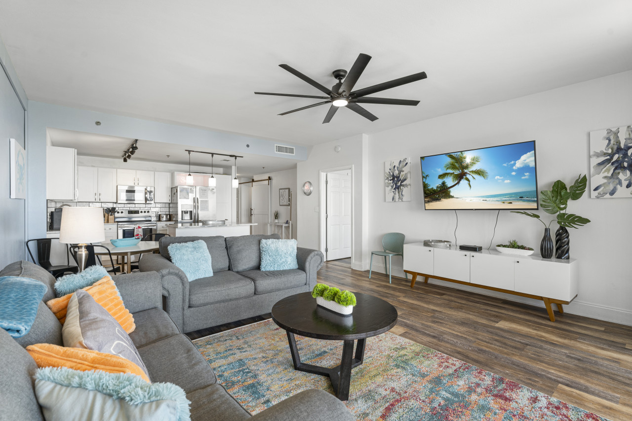 Spectacular 4BD 3BA Beach Condo! Free Beach Chairs! Sleeps 10! - Panama City Beach