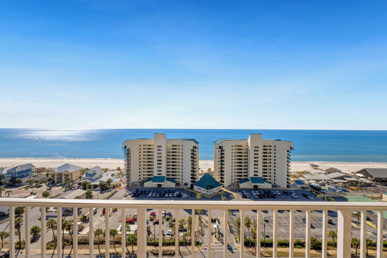 Spectacular 4BD 3BA Beach Condo! Free Beach Chairs! Sleeps 10! - Panama City Beach