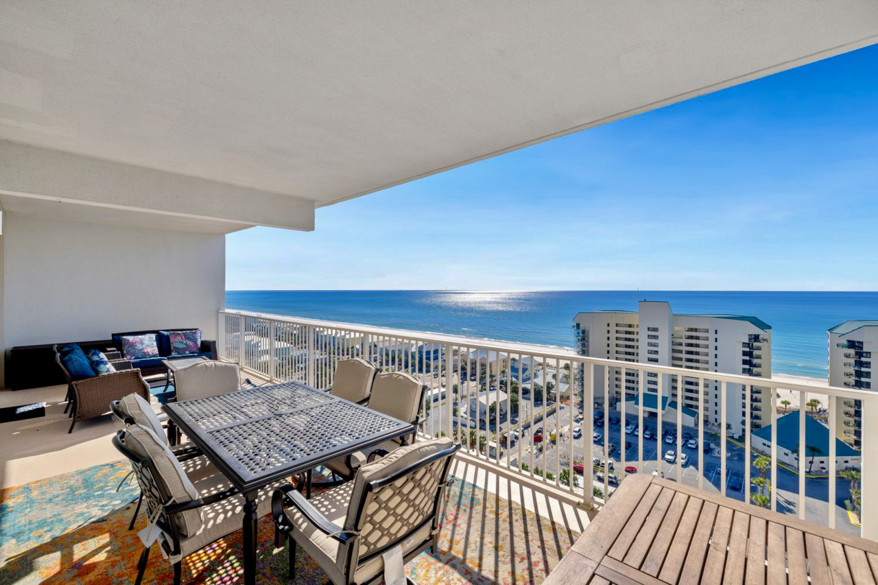 Spectacular 4BD 3BA Beach Condo! Free Beach Chairs! Sleeps 10! - Panama City Beach