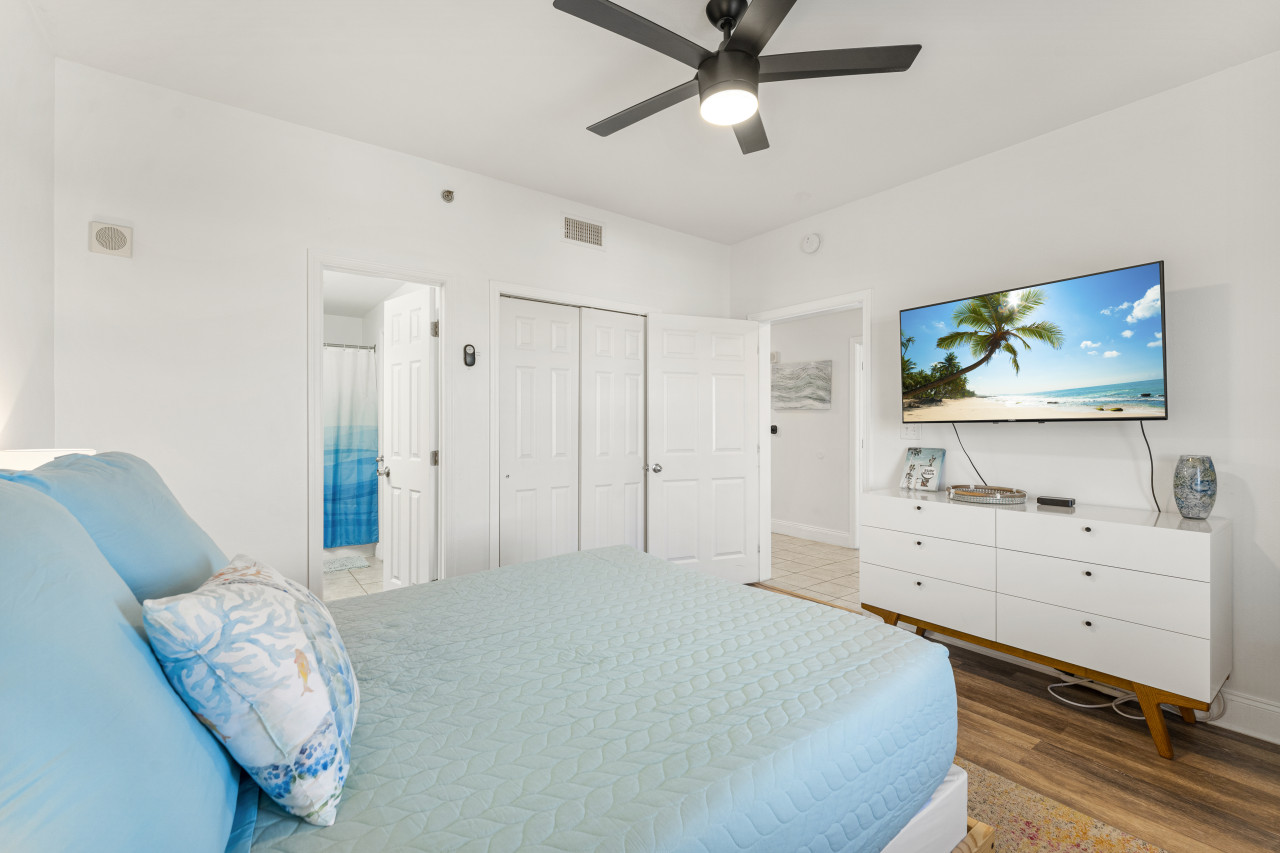 Spectacular 4BD 3BA Beach Condo! Free Beach Chairs! Sleeps 10! - Panama City Beach