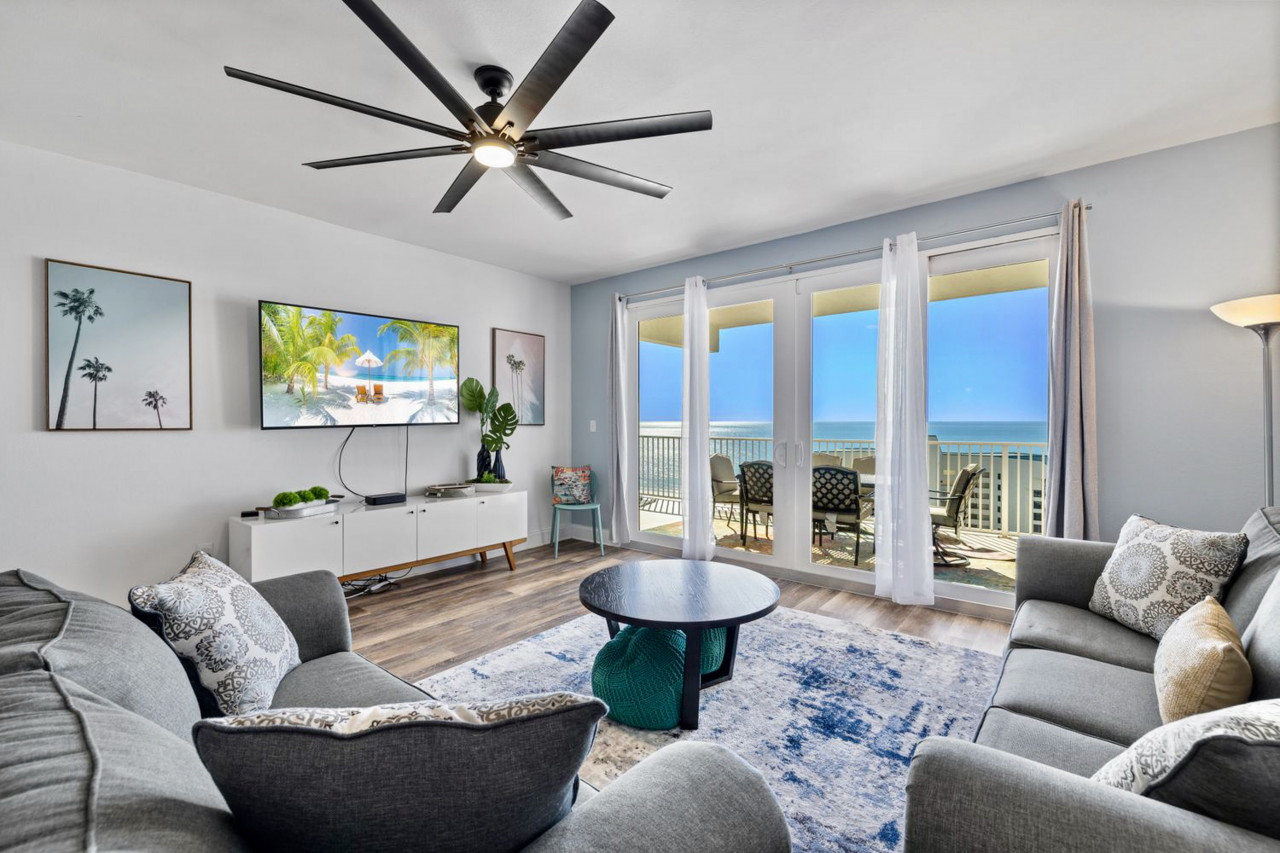 Spectacular 4BD 3BA Beach Condo! Free Beach Chairs! Sleeps 10! - Panama City Beach