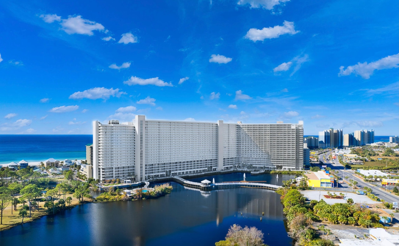 Spectacular 4BD 3BA Beach Condo! Free Beach Chairs! Sleeps 10! - Panama City Beach