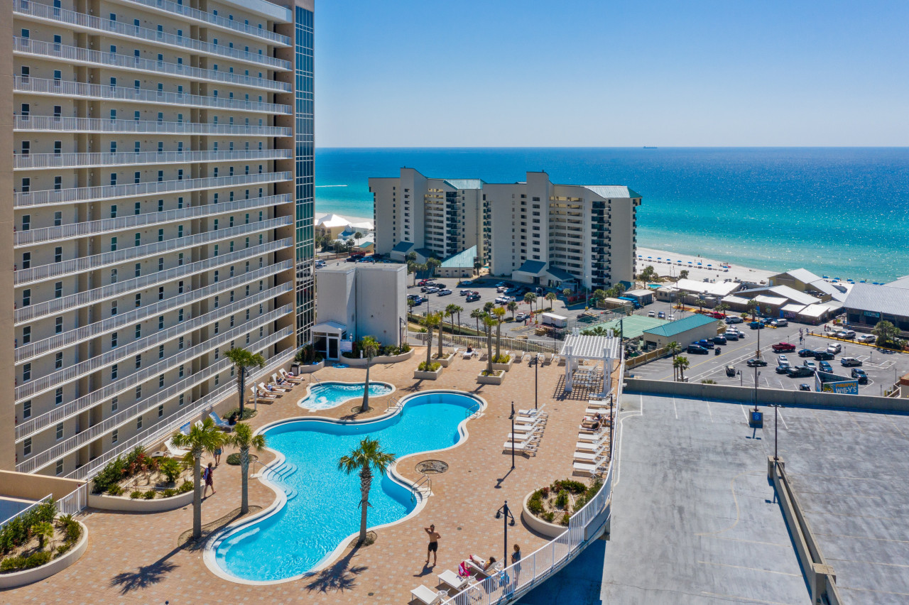 Spectacular 4BD 3BA Beach Condo! Free Beach Chairs! Sleeps 10! - Panama City Beach