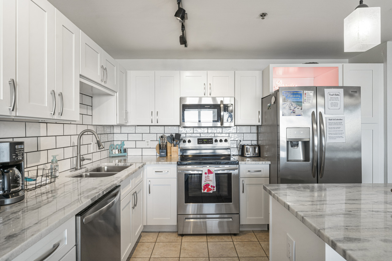 Spectacular 4BD 3BA Beach Condo! Free Beach Chairs! Sleeps 10! - Panama City Beach