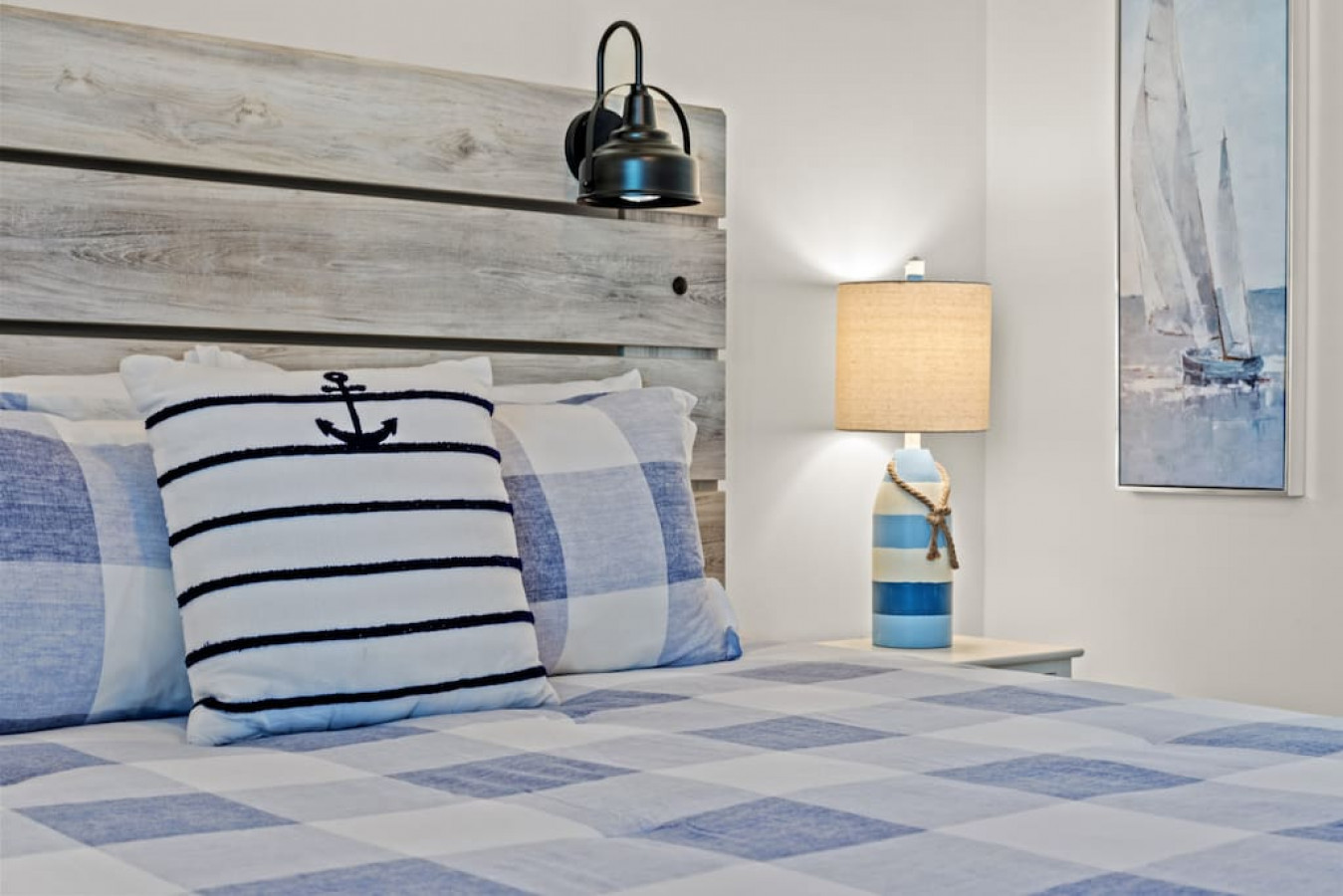 new-remodeled-resort-beachfront-condo!-free-beach-chairs-and-umbrella-service!/