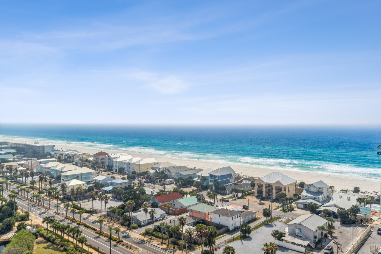 spacious-beachy-condo-with-gulf-views!-sleeps-8!/