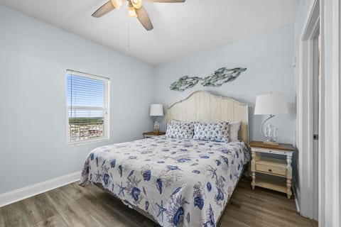 Gulf Views! Updated Resort Condo! Steps 2 Beach