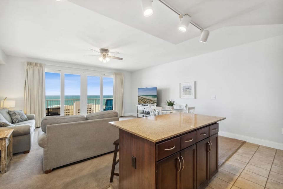 Gulf View Resort Condo! Sleeps 6! Amazing Views! - Panama City Beach