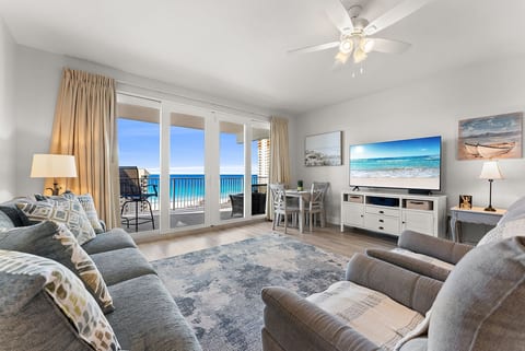 Spacious 3BD 3BA Beach Condo! Ocean Views! Free Beach Chairs!