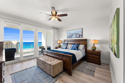 Spacious 3BD 3BA Beach Condo! Ocean Views! Free Beach Chairs!