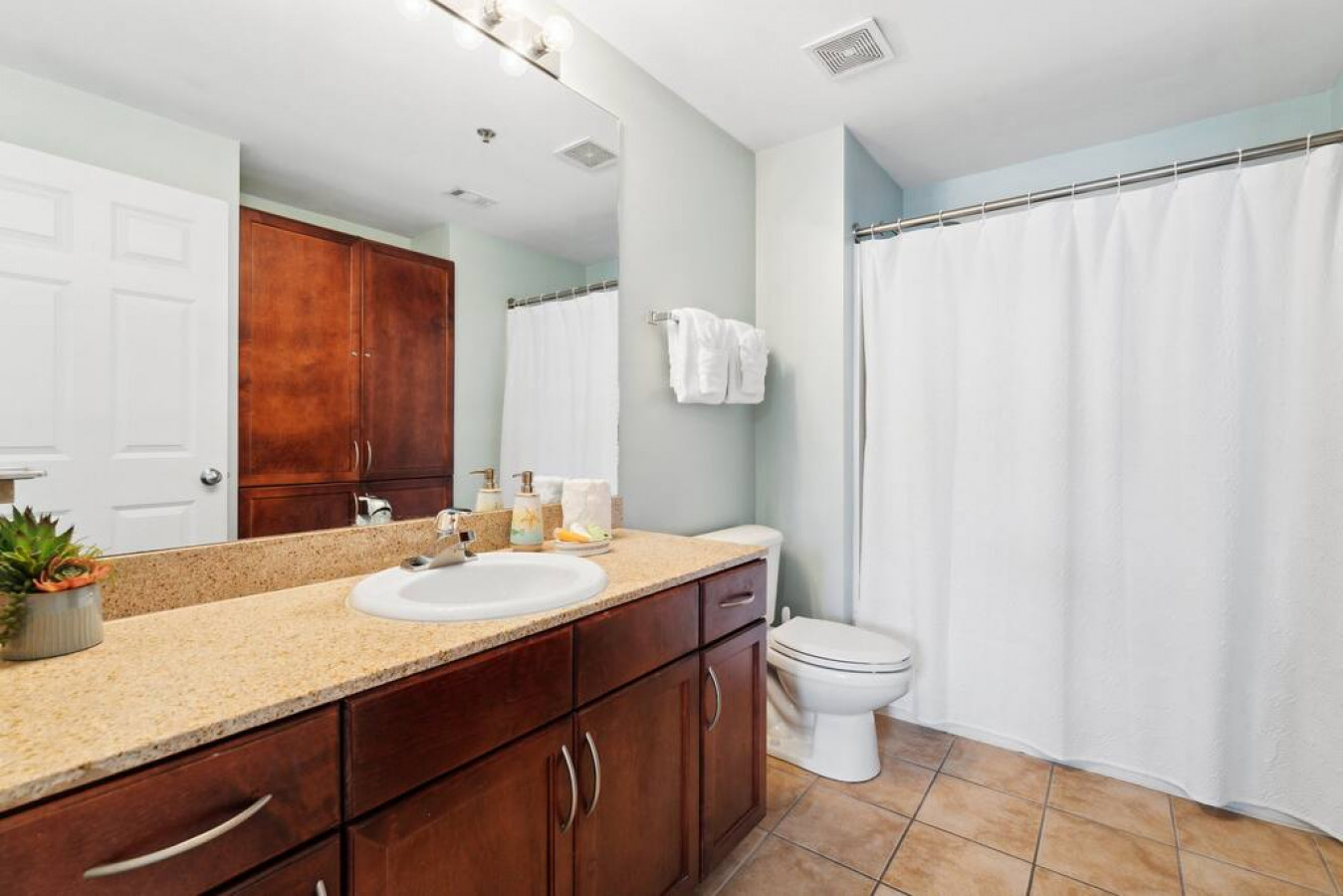 Remodeled 3BD+Bunks! Low Floor Family Beach Resort! 5 Pools! - Panama City Beach