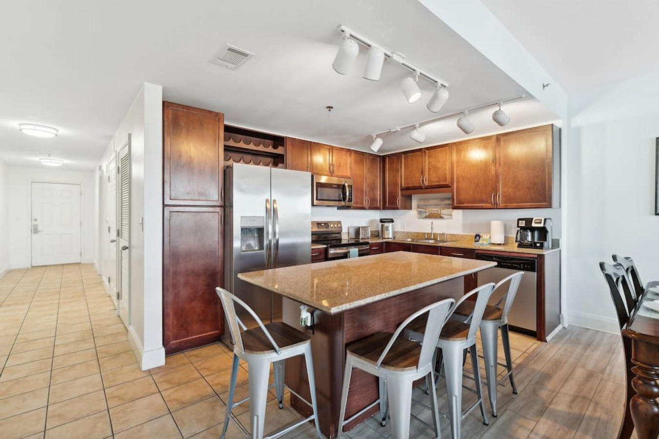 Remodeled 3BD+Bunks! Low Floor Family Beach Resort! 5 Pools! - Panama City Beach