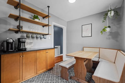 Mid-Century Haven |  Fenced Yard | King Bed