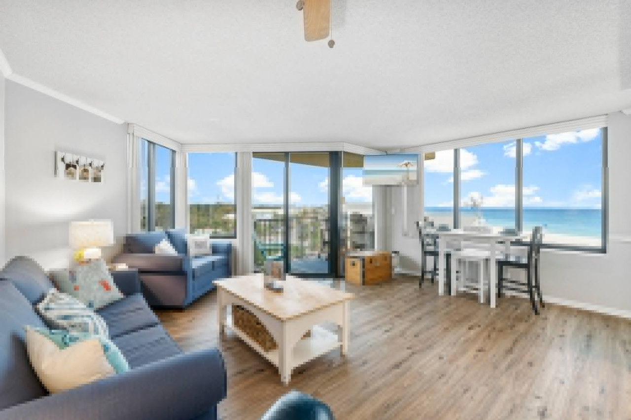 Incredible Beachfront Corner Unit! Beach Chairs Service and Umbrella Included! - Panama City Beach