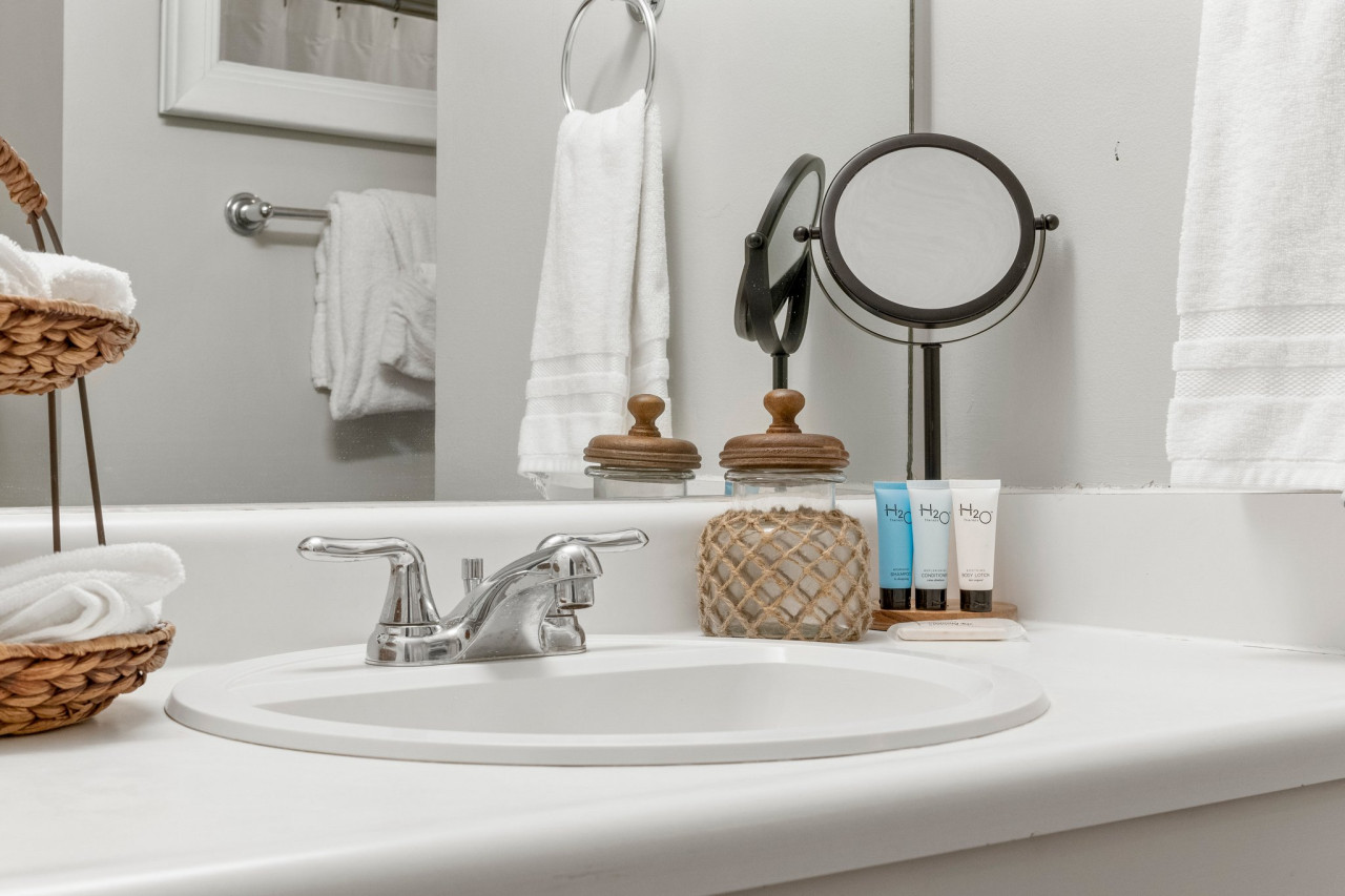 Incredible Beachfront Corner Unit! Beach Chairs Service and Umbrella Included! - Panama City Beach