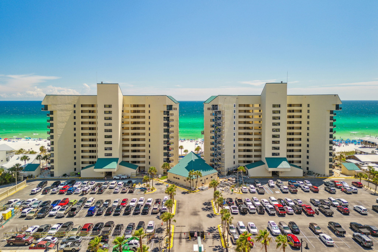 Incredible Beachfront Corner Unit! Beach Chairs Service and Umbrella Included! - Panama City Beach