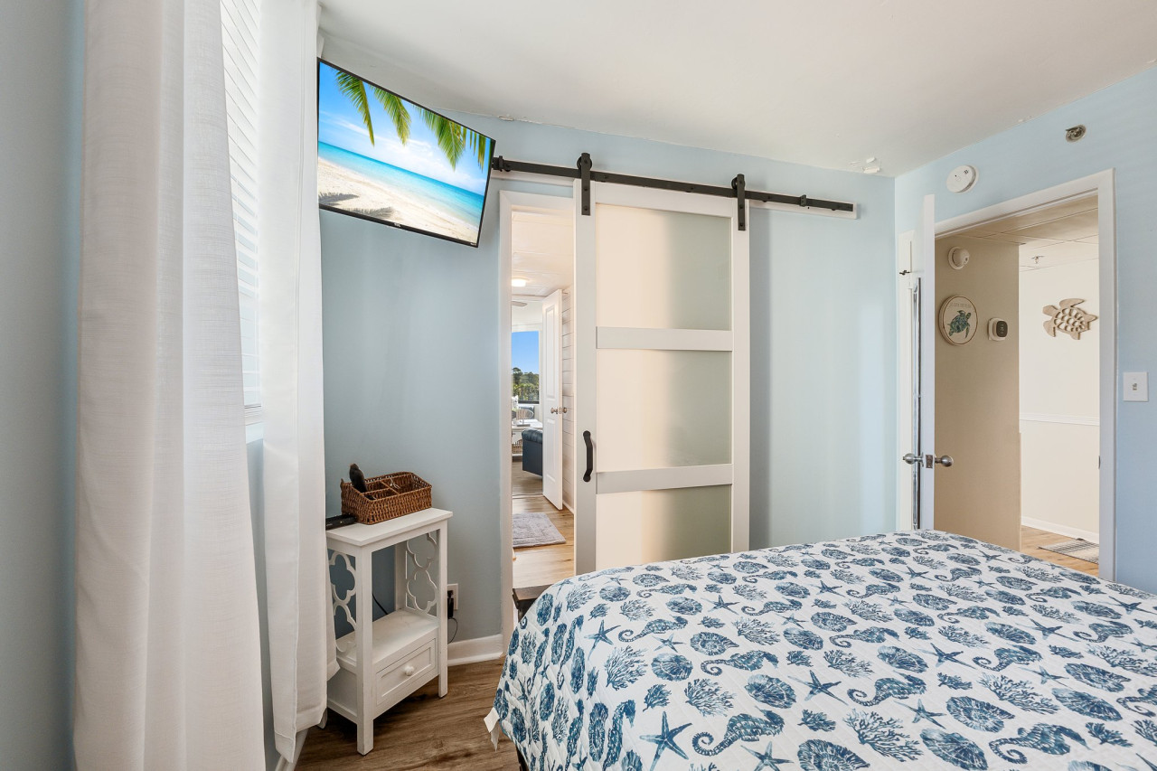 Incredible Beachfront Corner Unit! Beach Chairs Service and Umbrella Included! - Panama City Beach