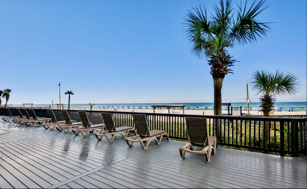 Incredible Beachfront Corner Unit! Beach Chairs Service and Umbrella Included! - Panama City Beach