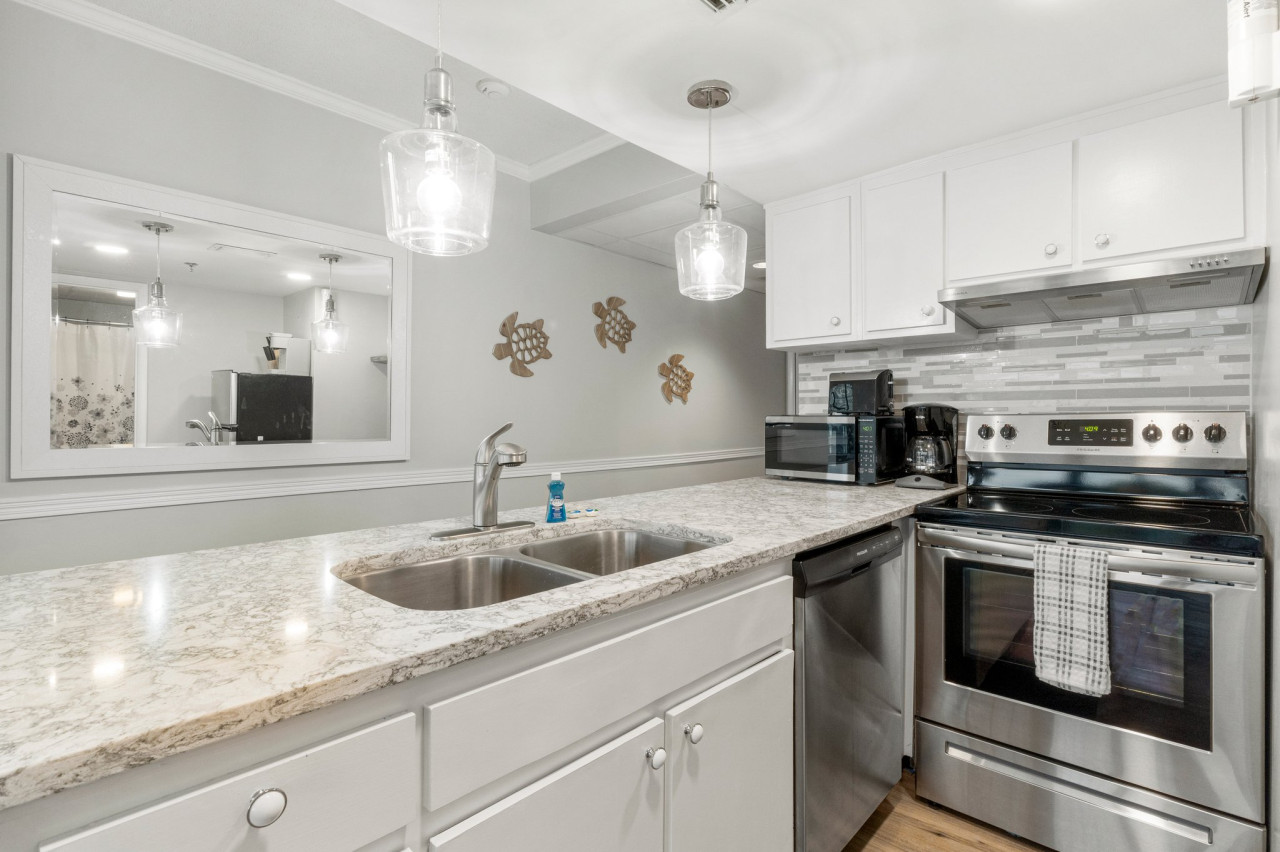 incredible-beachfront-corner-unit!-beach-chairs-service-and-umbrella-included!/