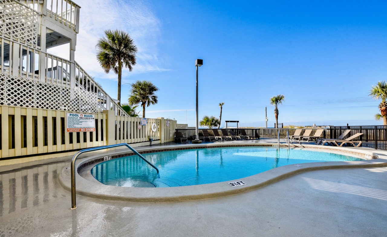 Incredible Beachfront Corner Unit! Beach Chairs Service and Umbrella Included! - Panama City Beach