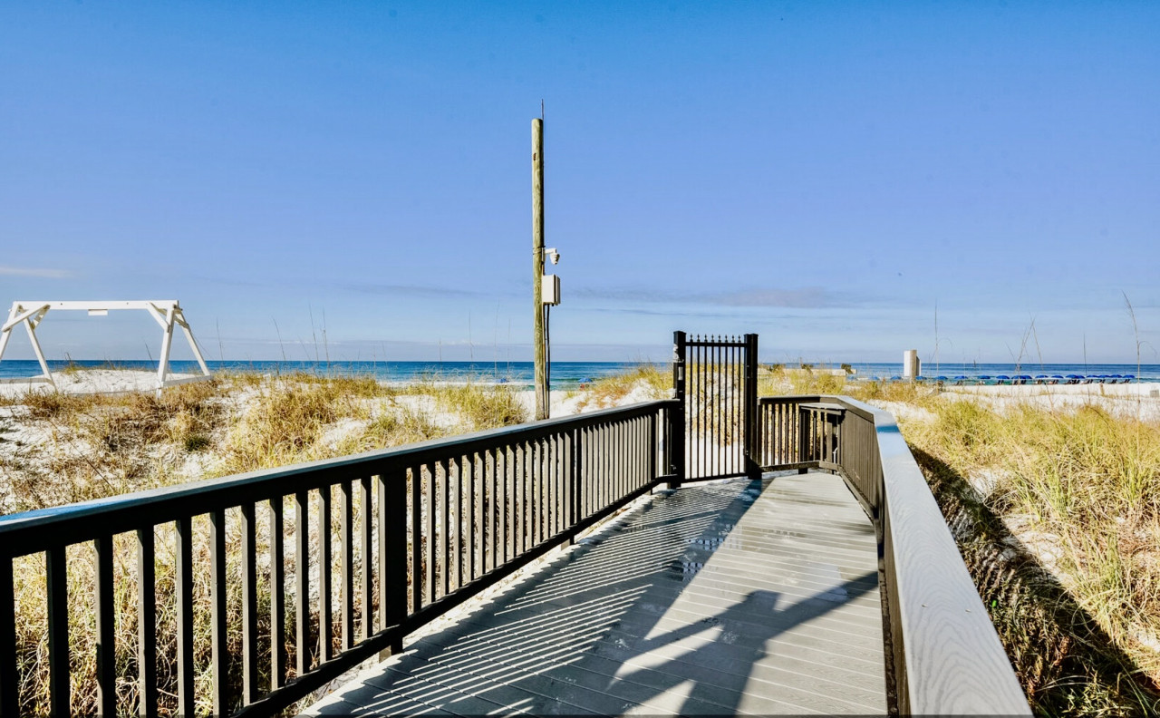 Incredible Beachfront Corner Unit! Beach Chairs Service and Umbrella Included! - Panama City Beach