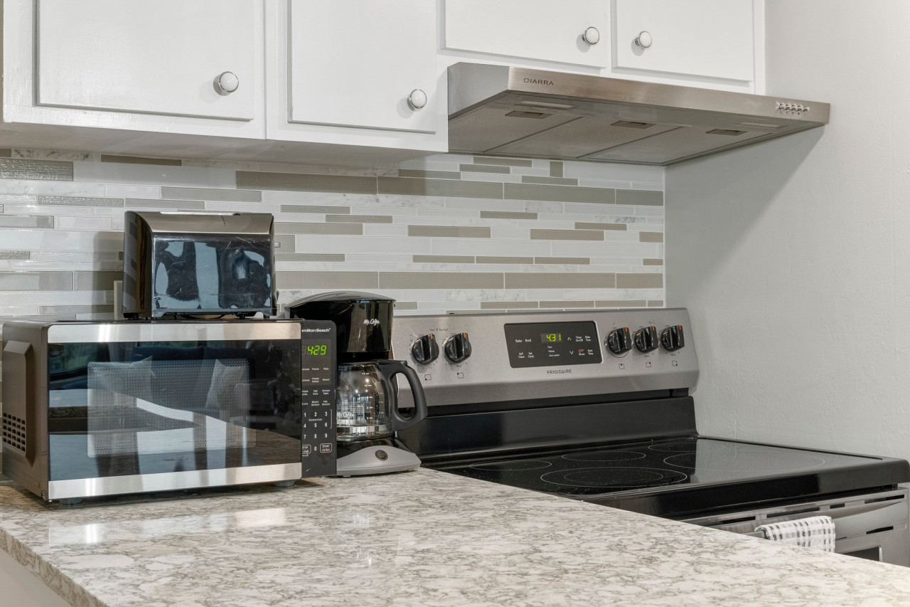 Incredible Beachfront Corner Unit! Beach Chairs Service and Umbrella Included! - Panama City Beach