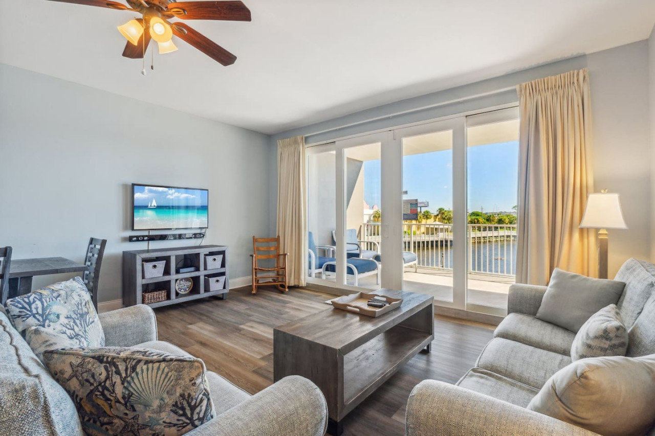 Low Floor 3BD + Bunks Family Resort! 5 Pools! Free Beach Chairs