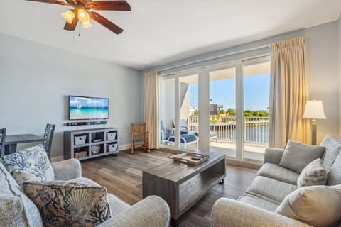 Low Floor 3BD + Bunks Family Resort! 5 Pools! Free Beach Chairs