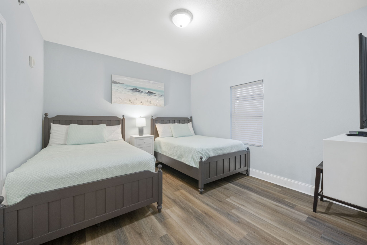 low-floor-3bd-+-bunks-family-resort!-5-pools!-free-beach-chairs/