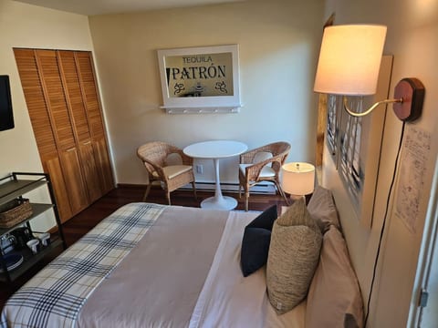 Pebbly Beach Suite in Snug Cove