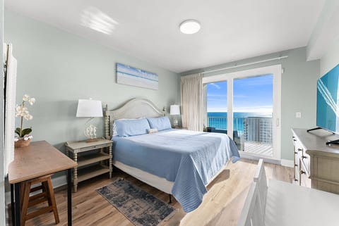 Beach and Ocean Views! Steps 2 Beach, Restaurants! Sleeps 9