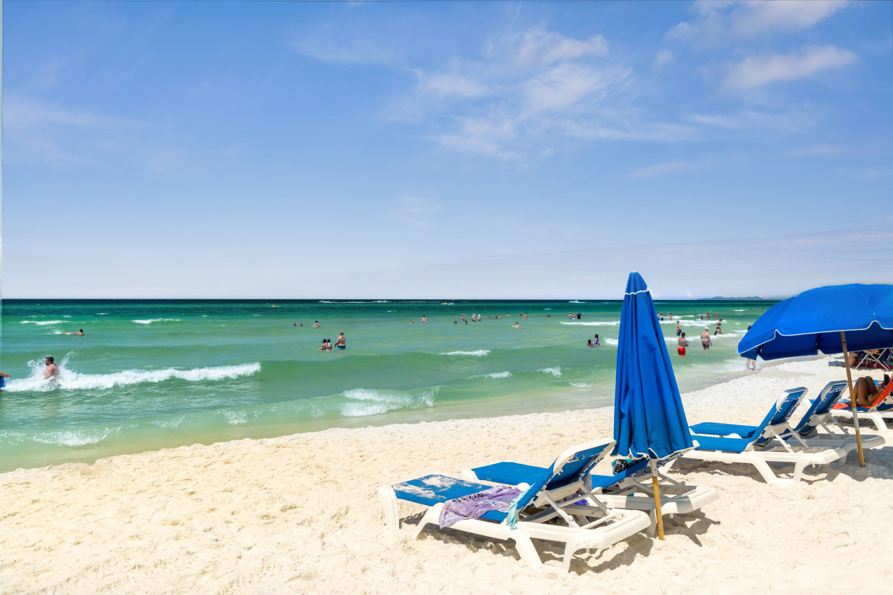 1st-floor-resort-beach-condo!-free-beach-chair-and-umbrella-service!/