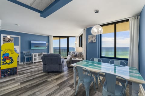 Sunbird Resort! Awe-inspiring Views Throughout!
