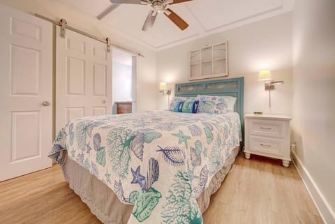 Ground-Floor Beachfront Condo w/ Free Beach Chairs