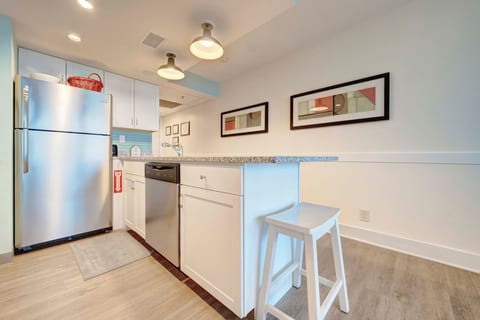 Ground-Floor Beachfront Condo w/ Free Beach Chairs