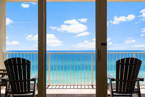 Beachfront Bliss: Luxe 3BR Condo at Marisol Complex
