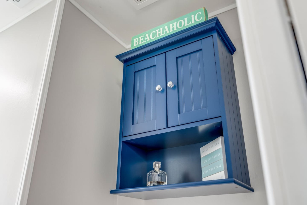 Newly Completely Renovated Beach Condo at Sunbird Resort! Free Beach Chairs and Umbrella Service! - Panama City Beach