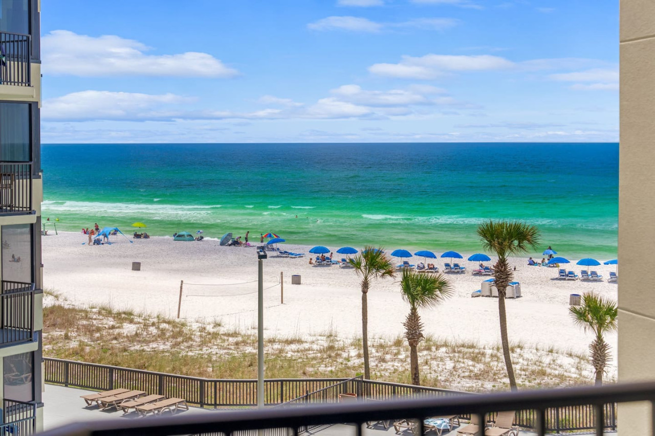 Newly Completely Renovated Beach Condo at Sunbird Resort! Free Beach Chairs and Umbrella Service! - Panama City Beach