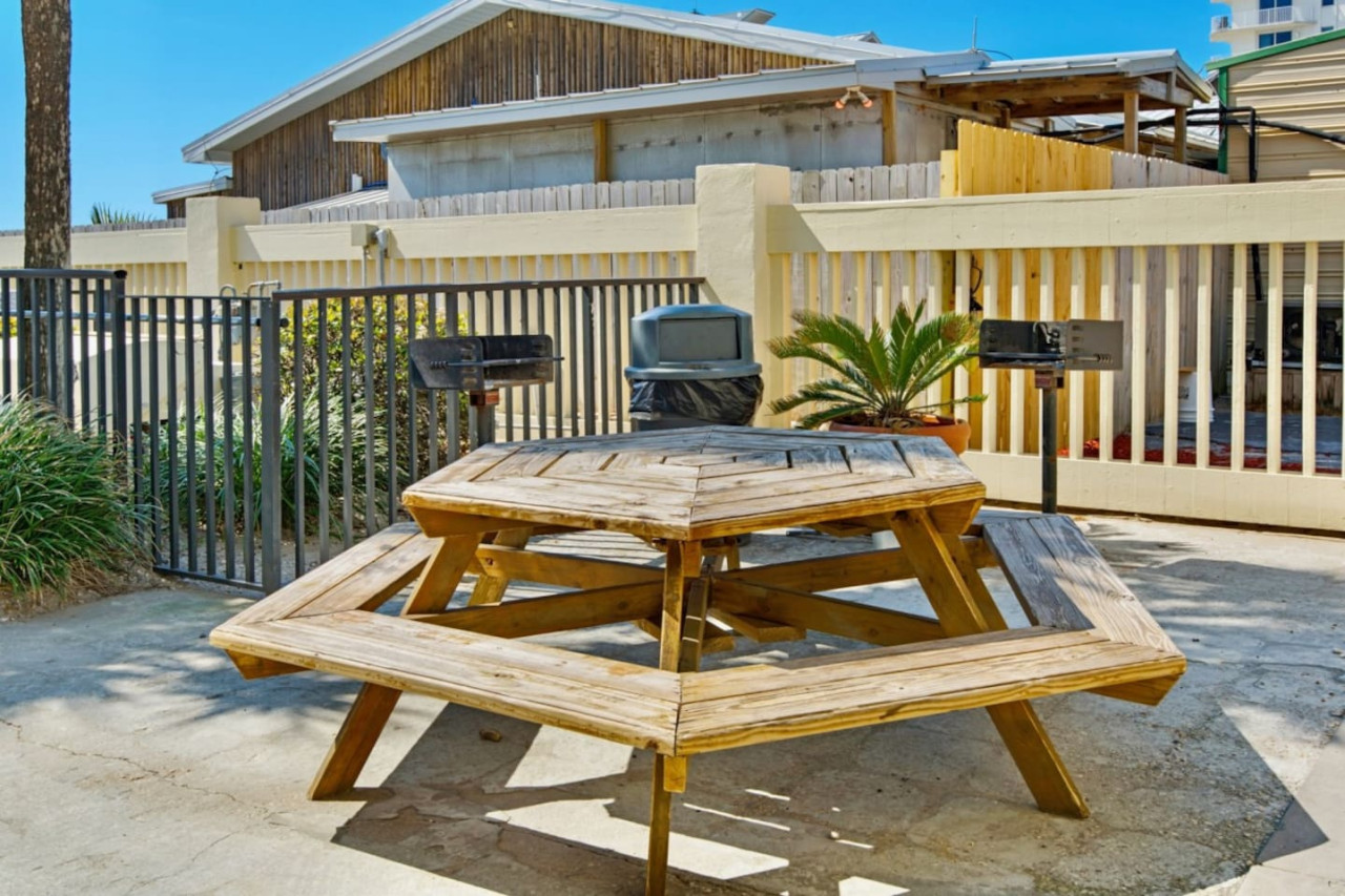 Newly Completely Renovated Beach Condo at Sunbird Resort! Free Beach Chairs and Umbrella Service! - Panama City Beach