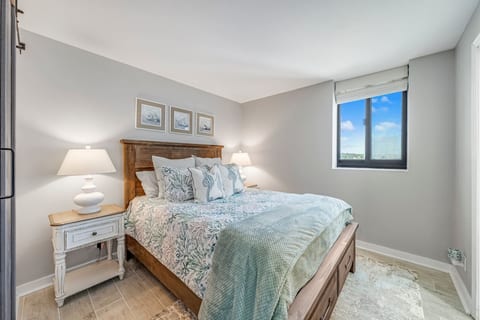 Sunbird Resort Beachfront Condo w/ Free Beach Chairs and Umbrella Service!