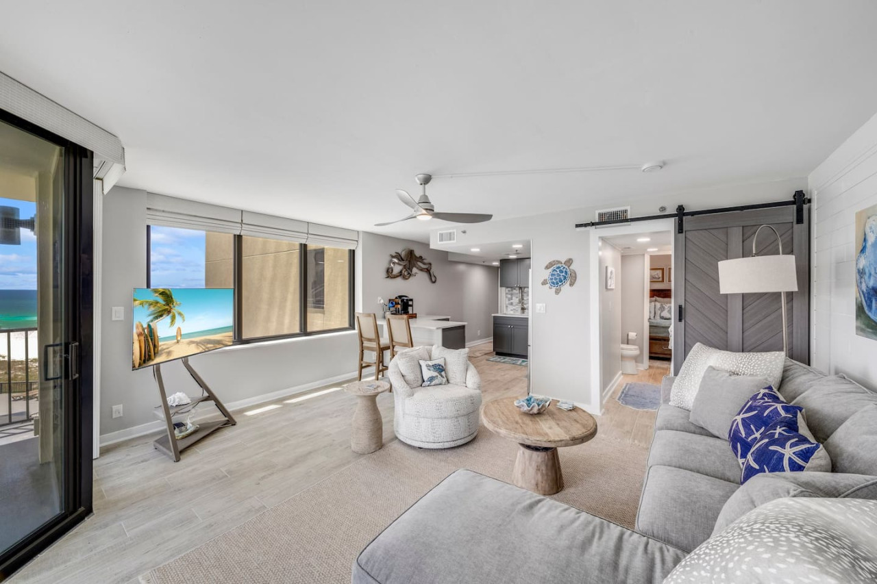 newly-completely-renovated-beach-condo-at-sunbird-resort!-free-beach-chairs-and-umbrella-service!/